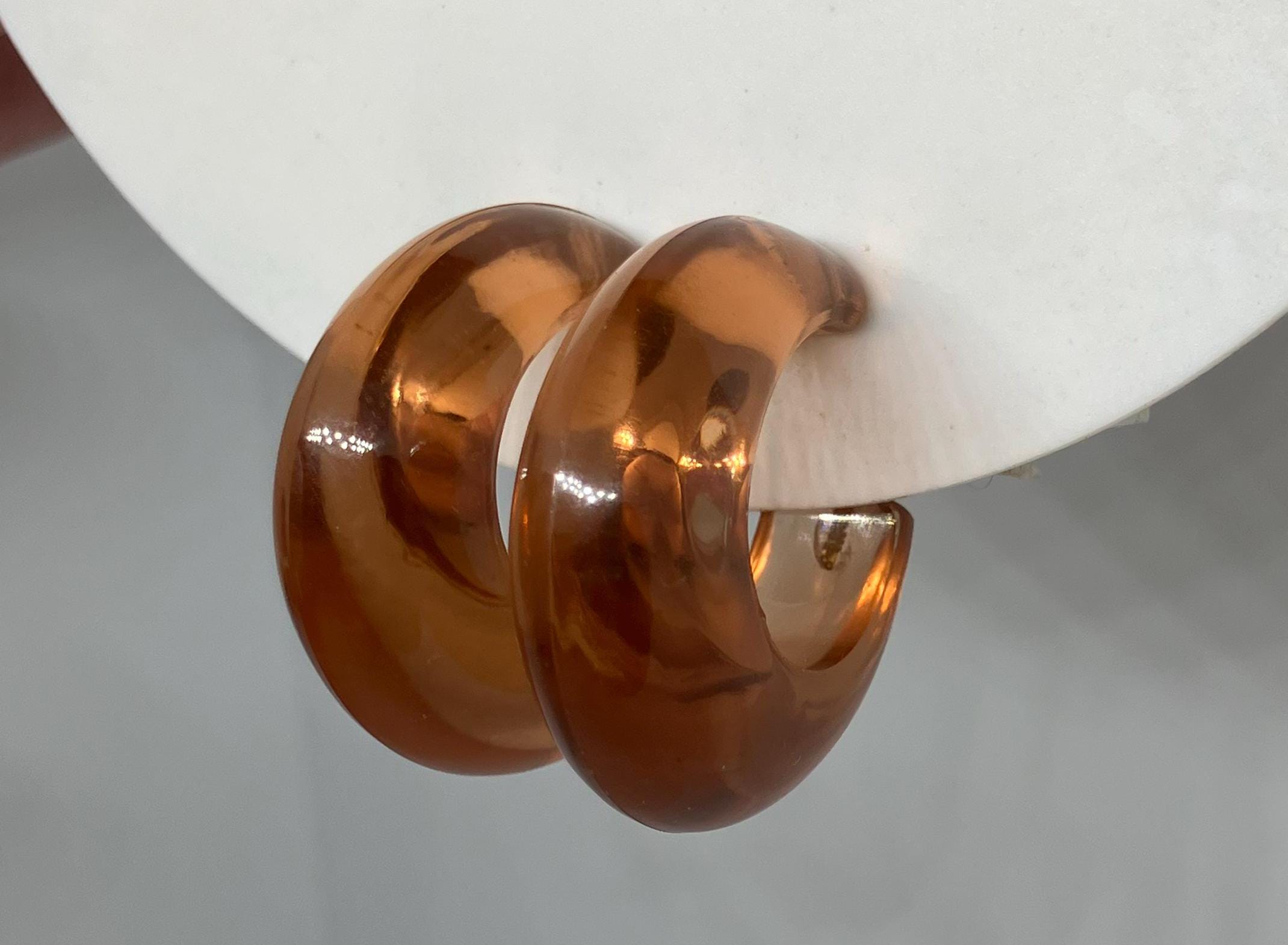 Vintage Germany Made Bernstein Farbe Lucite Clip On Creolen; Leichte Vintage Clip-Ons, Deutschland