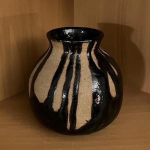 Vintage Hand Turned Reverse Drip Glaze Bulbous Sandstone Vase; Artist Signed Vintage Black and Tan Studio Pottery