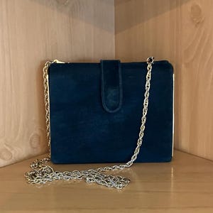 Cartera ANDE vintage en ante negro y dorado con correa de cadena; bolso de noche vintage en negro y dorado, mediados de siglo