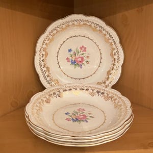 Stetson Vintage American Beauty Rimmed Soup Bowls, Set of Four; Midcentury 22 kt Gold Accented Scalloped Soup Bowls, 8 3/8 Inches