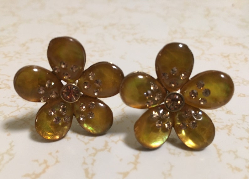 MONET Vintage Honey Amber Polished Lucite Jelly Belly and Rhinestone Flower Clip On Earrings image 3