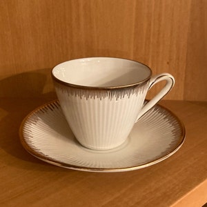 Winterling Marktleuthen Bavaria Demitasse kop en schotel; Vintage Duits porseleinen theekopje, wit met gouden rand, jaren 1950