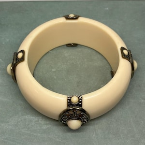 Bracciale Rigido In Resina Effetto Marmo: Il Tocco Vintage E Colorato Per Ogni Giorno - 2