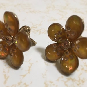 MONET Vintage Honey Amber Polished Lucite Jelly Belly and Rhinestone Flower Clip On Earrings image 4