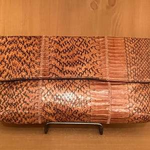 Bolso de mano vintage de piel de serpiente marrón de Margolin; bolso de mano estilo sobre de la Quinta Avenida de Margolin