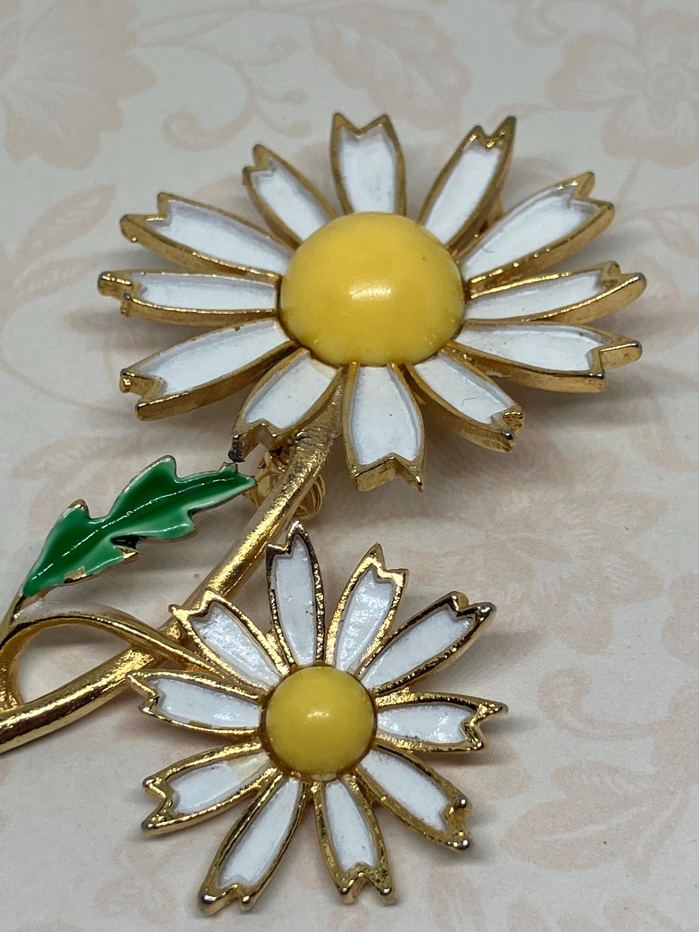 Weiss Signed Vintage Gold Tone Daisy Flower Enameled Brooch; Double ...