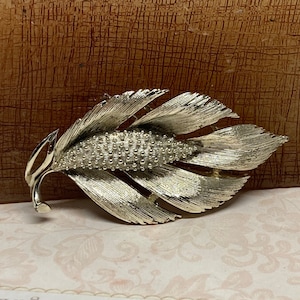 Lisner Signed Vintage Shimmery Leaf Flower Brooch; Vintage 2 3/4 Inch Pin by Lisner