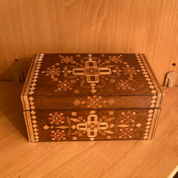 Russian Vintage Inlaid Straw Wooden Jewelry or Trinket Box; Vintage Straw Marquetry Hinged Box, Fully Lined
