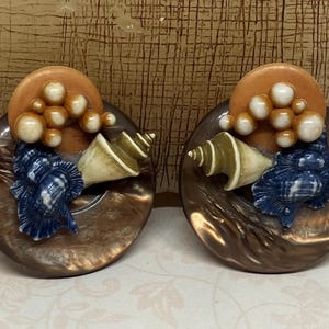 Vintage Lucite Seashell Nautical Clip On Earrings; Large Dimensional Shell, Beach, Nautical, Cruise Clip Ons