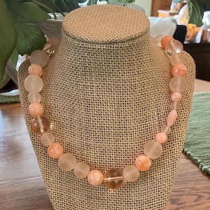 Vintage Peach and Frosted Lucite Beaded Necklace; 20 Inch Retro Peach Necklace With Hidden Twist Clasp