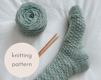 Mermaid Tail Sock Knitting Pattern / PDF Download
