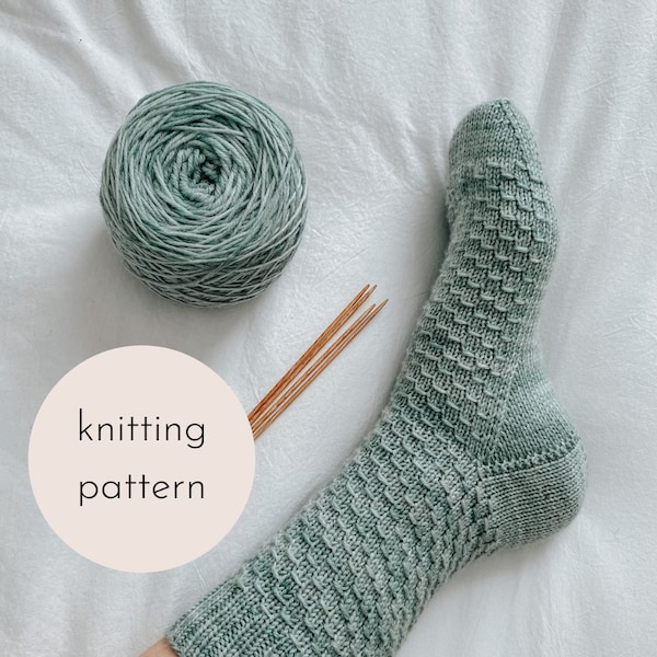 Mermaid Tail Sock Knitting Pattern / PDF Download