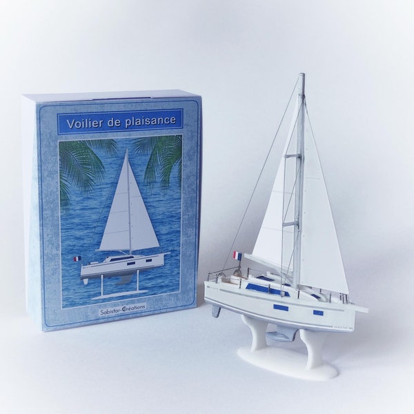 Maquette voilier de plaisance contemporain, moderne, petit bateau