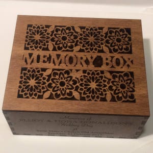 Personalisierte Erinnerungsbox aus Holz mit Deckel - Erinnerungsbox mit graviertem Zitat, Geburtstage, Hochzeit, Taufe, Gedenkgeschenke, Baby, Mama