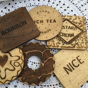 Set of 6 Classic Biscuit Coasters Wooden Bourbon, Custard Cream, Rich Tea, Nice, Jammie Dodger, Iced Party Ring