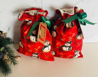 Snowman Christmas Fabric Gift Bag – Reusable Drawstring Pouch (26cm x 18cm)