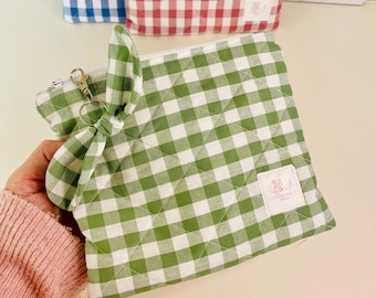 Green Gingham Makeup Pouch, Quilted Cosmetic Case, Padded Zip Toiletry Organize