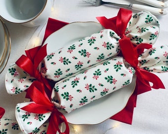 Holly fabric crackers, Reusable crackers, Sustainable Christmas cracker