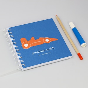 Libreta pequeña de coche de carreras infantil personalizada