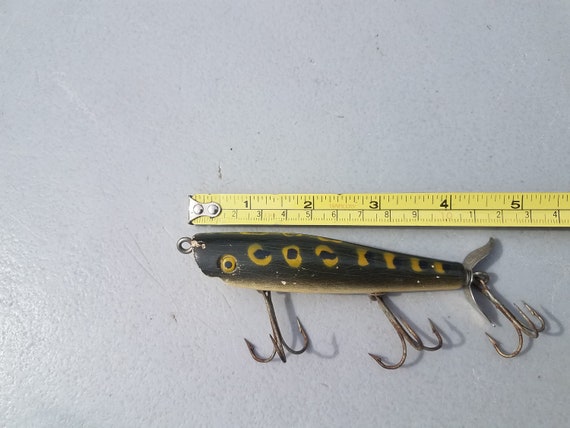 Vintage Shakespeare Glass Eye Wood Fishing Lure Frog Pattern W/ 3 Treble  Hooks 