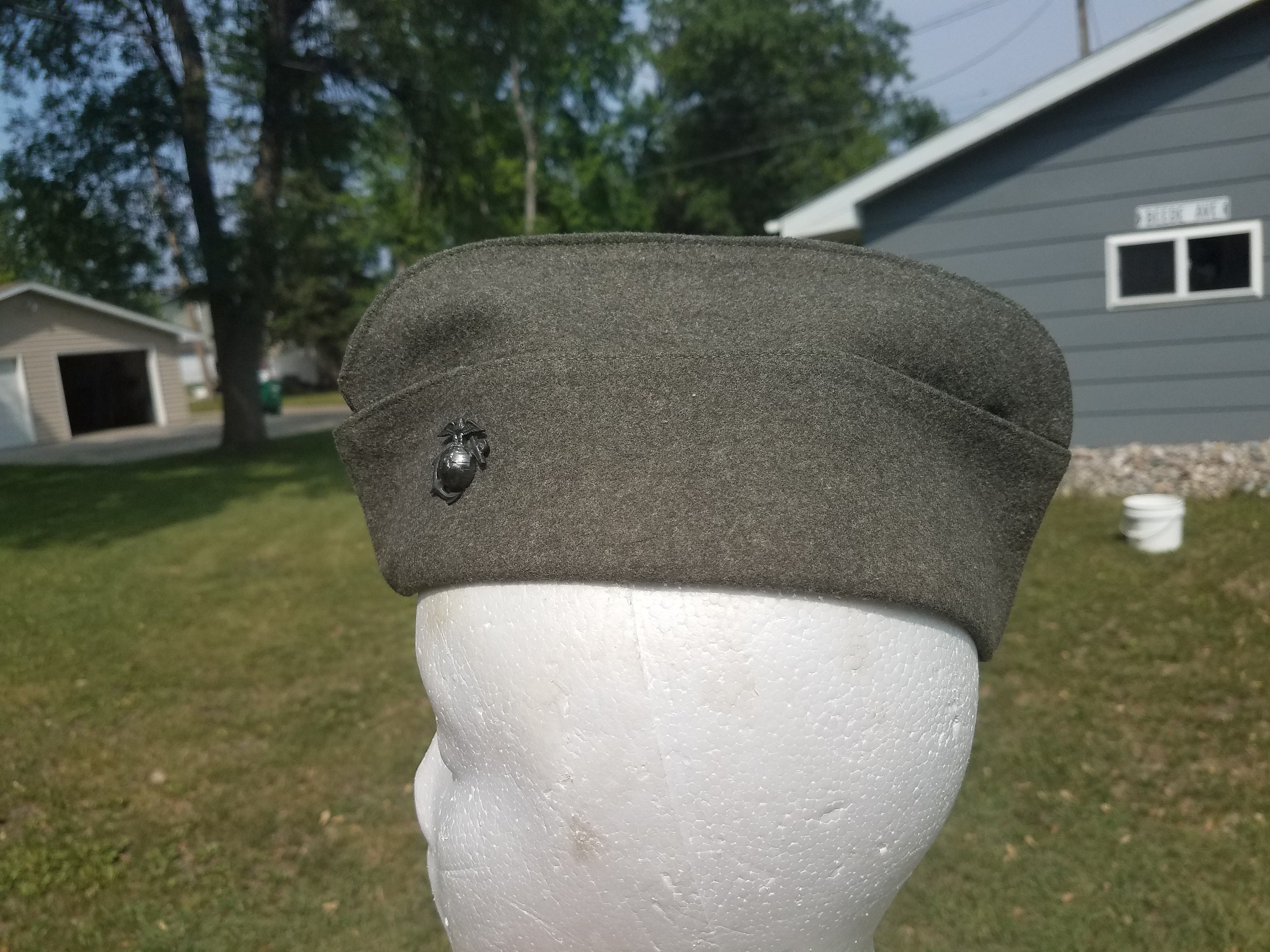navy garrison cap wear