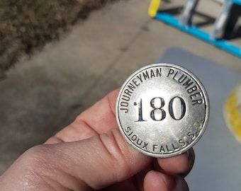 Vintage Sioux Falls South Dakota Journeyman Plumber Union Pin Pinback