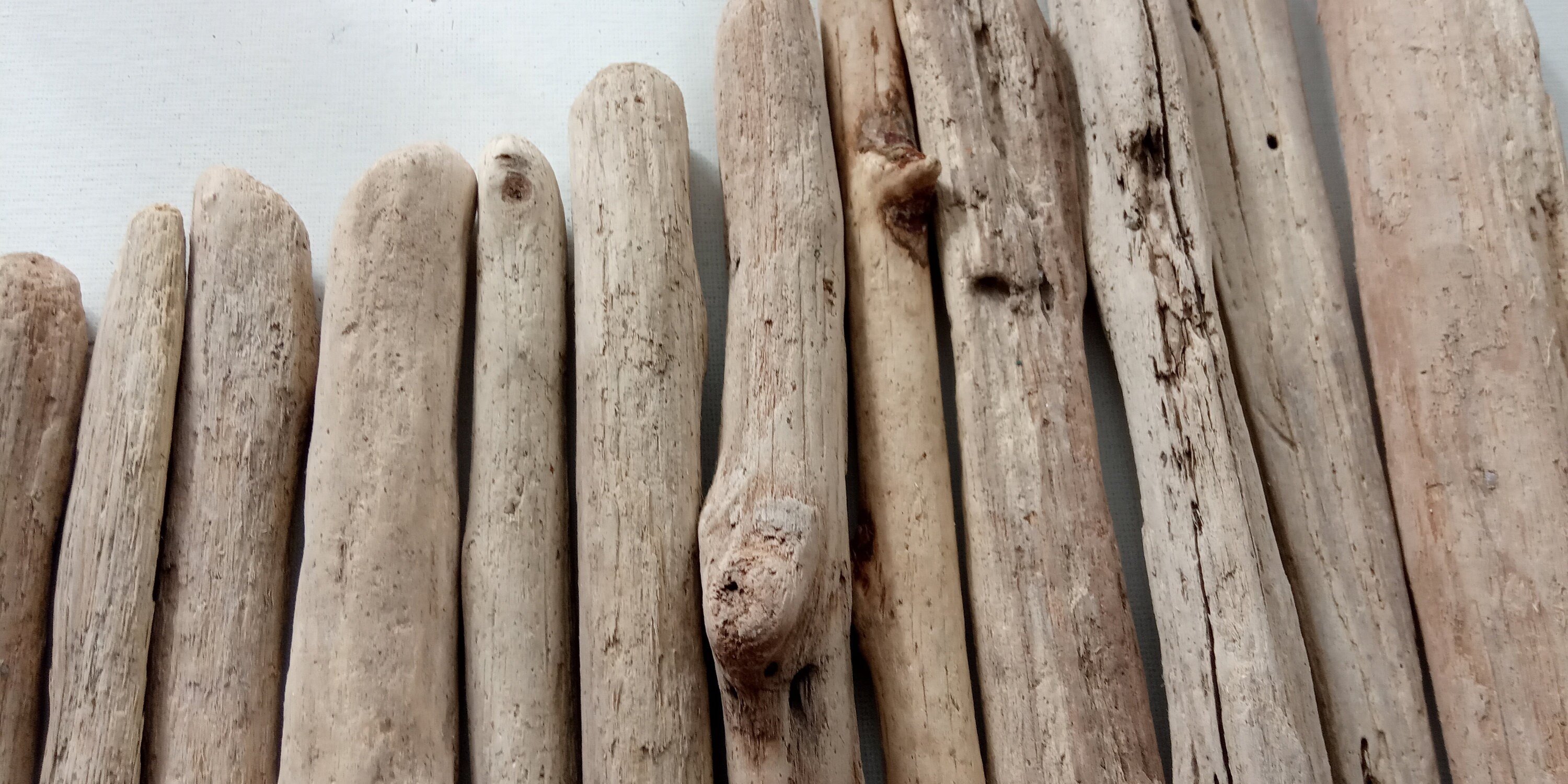 Kukuma Macramé - Palos de madera rústicos Medidas: •40