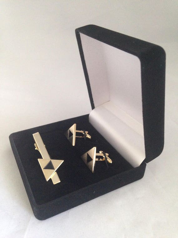 Legend Of Zelda Triforce Tie Clip & Cufflinks Set Legend Of Zelda Triforce Tie Clip & Cufflinks Set