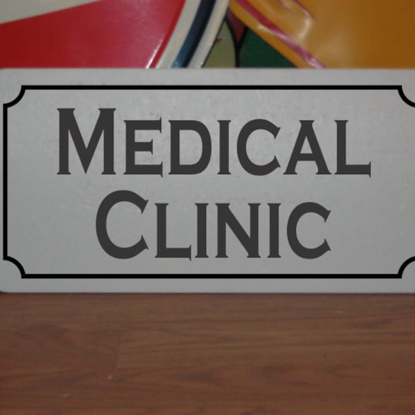 Signe métallique de clinique médicale pour la pharmacie ou le bureau de médecins Dr ER Hôpital
