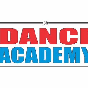 Letrero con pancarta de la academia de baile