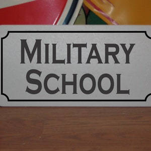 陸軍学校の金属看板
