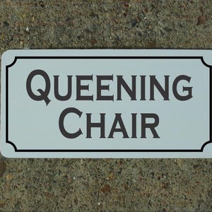 Metalen bord Queening Chair