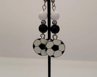 Soccer Earrings, Soccer Dangle Earrings, Soccer Jewelry, Soccer Mom Earrings, Soccer Mom Jewelry, Sports Earrings, Soccer Player Gifts