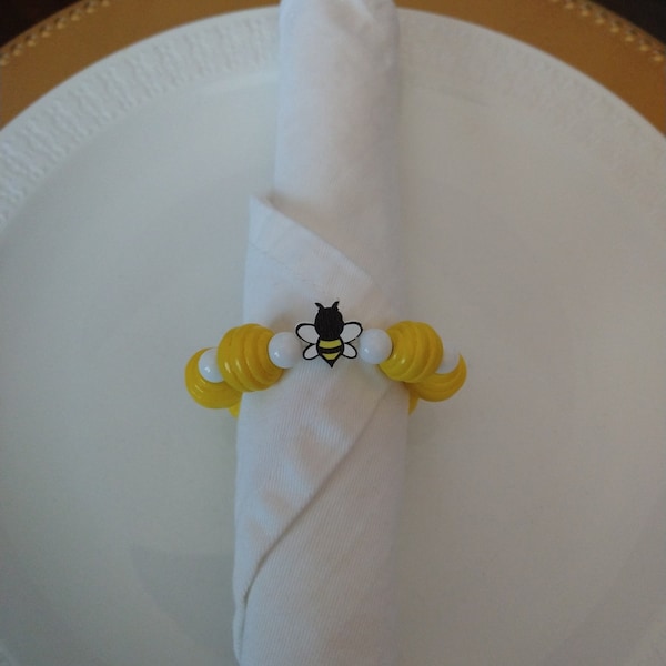 Yellow Bee Napkin Rings, Bee Napkin Rings,Yellow and Black Bee Napkin Rings,Beaded Napkin Rings,Bee Table Accessories,Summer Napkin Rings