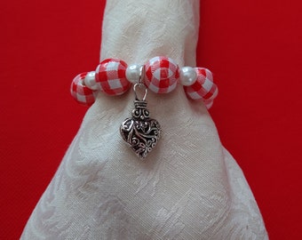 Set of 4 Heart Napkin Rings, Red and White Plaid Napkin Rings,Red and White Buffalo Plaid Napkin Rings,Heart Napkin Rings,Beade Napkin Rings