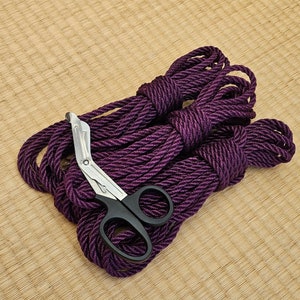 Shibari Rope. 2 ply ‘Violet - fully treated’ Tossa Jute Rope. 8 meter (26ft) Vegan-friendly handmade bondage rope