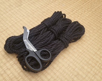 Shibari Rope. 1 ply 'Raven Black - Fully treated' Tossa Jute. 8 meter (26ft) Vegan-friendly handmade bondage rope.