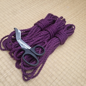 Shibari Rope. 1 ply 'Violet - Fully treated' Tossa Jute Rope. 8 meter (26ft) Vegan-friendly handmade bondage rope.