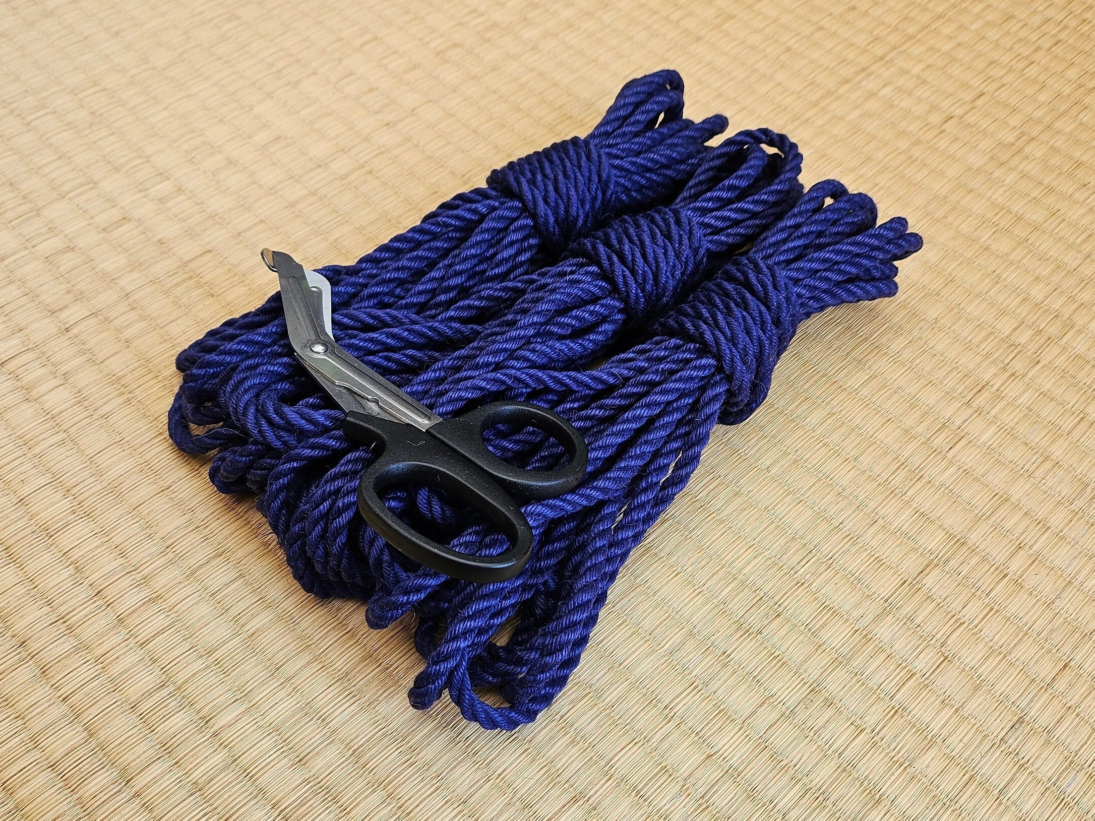 Shibari Rope. 1 Ply 'admiral Blue Fully Treated' Tossa Jute. 8 Meter 26ft  Vegan-friendly Handmade Bondage Rope. -  New Zealand