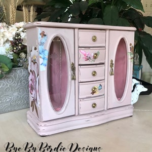 French Country Jewelry Armoire / Upcycled Vintage Shabby Chic Jewelry Storage / Farmhouse Cottagecore Chalk Painted Wooden Jewelry box