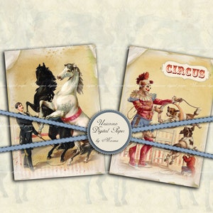 K&ouml;nnte beinhalten: Zwei Vintage-Zirkus-Illustrationen. Die erste zeigt einen Mann im schwarzen Anzug, der eine Peitsche h&auml;lt und neben einem schwarzen Pferd steht, das sich auf die Hinterbeine stellt. Ein wei&szlig;es Pferd mit einem roten Sattel steht neben dem schwarzen Pferd. Die zweite Illustration zeigt einen Clown in einem rot-blauen Kost&uuml;m, der ein Seil h&auml;lt, das an einen kleinen Hund befestigt ist. Der Hund springt &uuml;ber einen kleinen Holzzaun. Das Wort "CIRCUS" ist in gro&szlig;en Buchstaben oben auf der Illustration gedruckt.