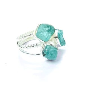 Anillo de aguamarina en bruto, anillos de aguamarina en bruto, anillo de plata de ley 925 maciza, anillo de tres piedras, joyería de aguamarina, anillos bohemios, joyería de anillos