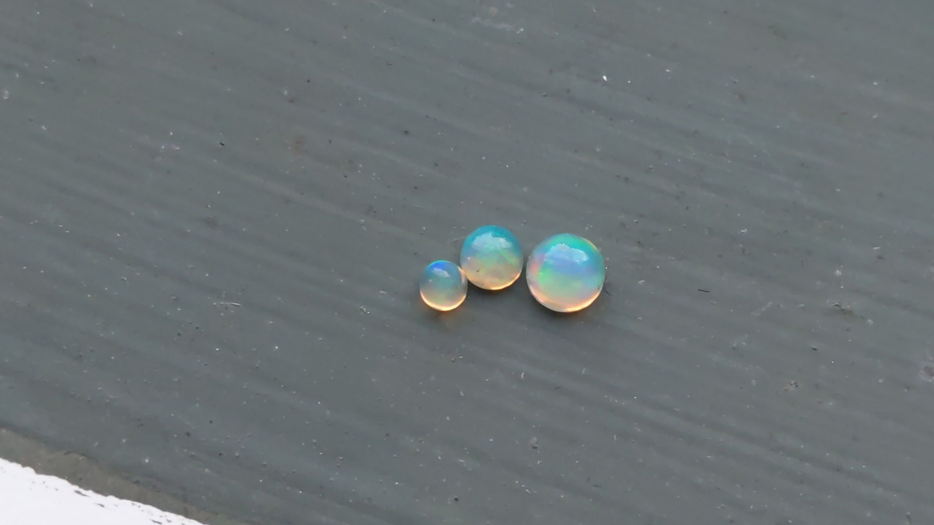 Round Ethiopian Opal Cabochon - (1) - 3-5mm Round Cabochon - Flat Back Opal Gemstone - Smooth Natural Ethiopian Opal Cabochon
