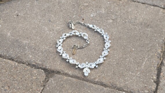Vintage Lisner Signed Crystal Rhinestone Drop Dang