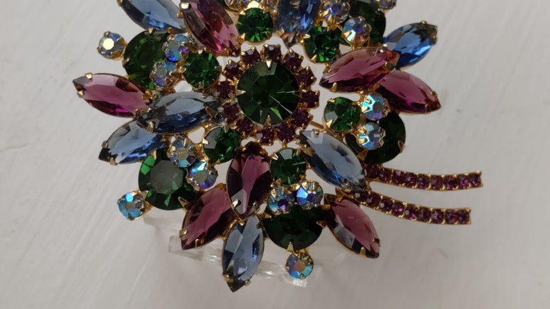 Vintage Juliana D/&E Verified with Puddling Amethyst Sapphire Emerald AB Rhinestone Statement Brooch Vintage Juliana Jewelry
