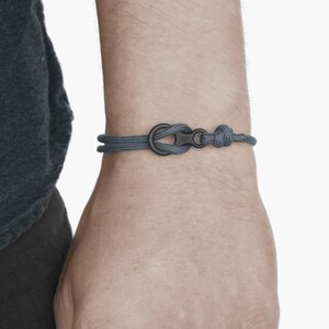 Figure 8 store knot bracelet