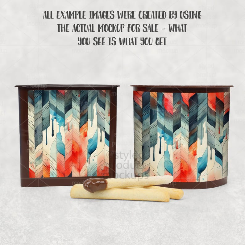 Op de afbeelding: Twee containers met een verticaal visgraatpatroon in blauw-, oranje- en cr&egrave;metinten met verfdruppels. De tekst bovenaan luidt: ALL EXAMPLE IMAGES WERE CREATED BY USING THE ACTUAL MOCKUP FOR SALE - WHAT YOU SEE IS WHAT YOU GET.