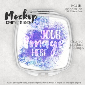 Op de afbeelding: Een zilveren compact spiegel mockup met een witte achtergrond en een aquarelontwerp in de kleuren paars, blauw en wit. De tekst "YOUR IMAGE HERE" is in wit op de spiegel geschreven.