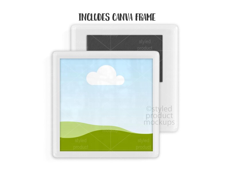 Puede incluir: Dos marcos cuadrados blancos, uno delante del otro. El marco frontal tiene un fondo de cielo azul con una nube blanca y colinas verdes. El texto "INCLUDES CANVA FRAME" est&aacute; en la parte superior.