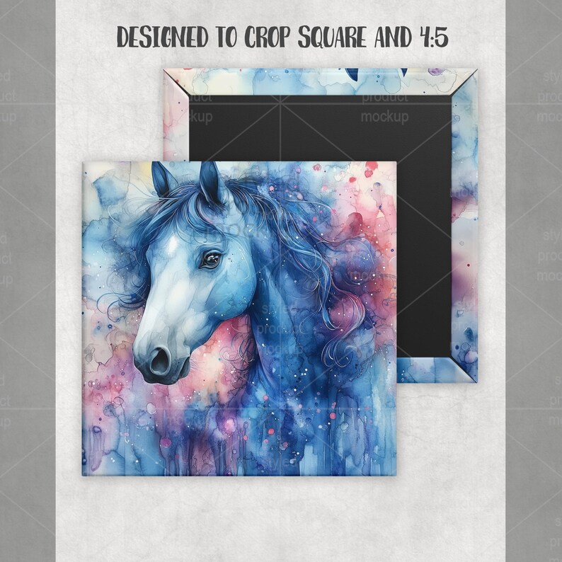 Puede incluir: Im&aacute;n cuadrado con una pintura de acuarela de un caballo azul con melena fluida y cara blanca. El fondo tiene salpicaduras de acuarela rosas y azules. El texto "DESIGNED TO CROP SQUARE AND 4:5" est&aacute; en la parte superior.